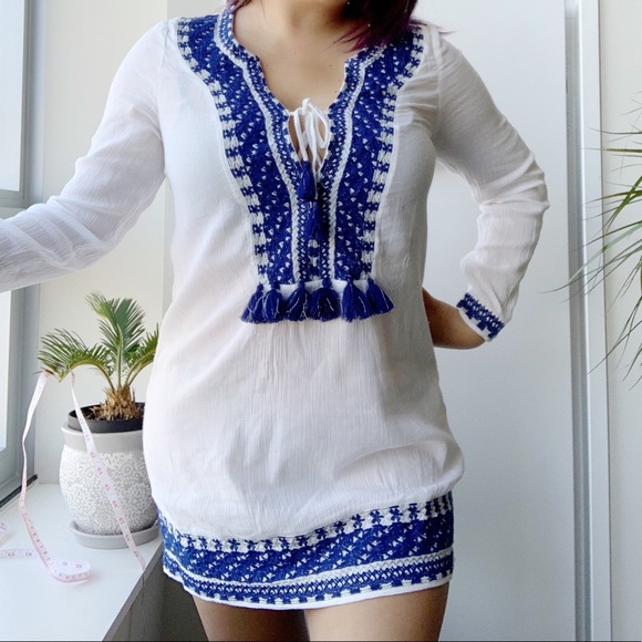 Vineyard Vines Tops - 🌾Vineyard Vines Embroidered Dress